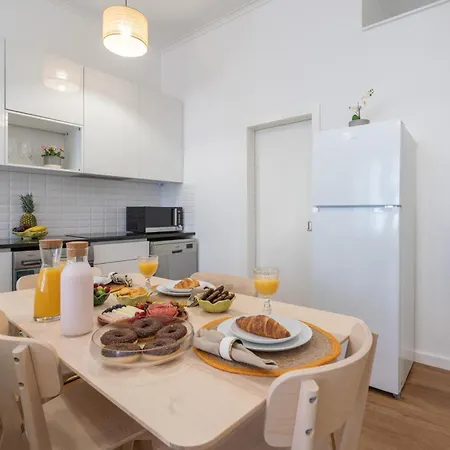 Host Wise - Comfortable Stunning Flats - Center *