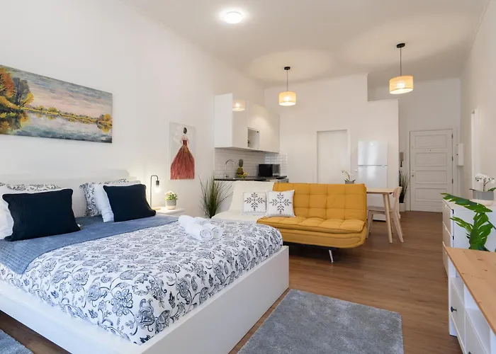 Host Wise - Comfortable Stunning Flats - Center Apartment *