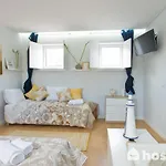 Host Wise - Comfortable Stunning Flats - Center Apartment