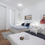 Host Wise - Comfortable Stunning Flats - Center Porto