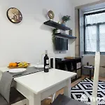 Host Wise - Comfortable Stunning Flats - Center شقة