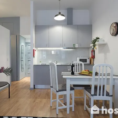 Host Wise - Comfortable Stunning Flats - Center Apartment *