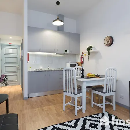 Host Wise - Comfortable Stunning Flats - Center Porto