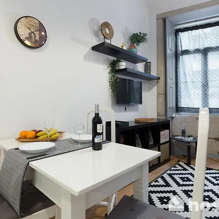 Host Wise - Comfortable Stunning Flats - Center Apartment