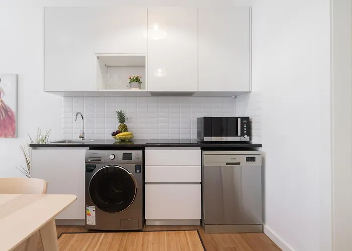 Host Wise - Comfortable Stunning Flats - Center Oporto